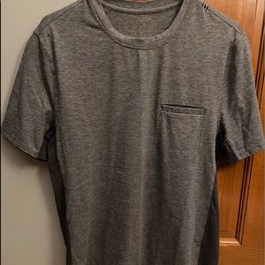 Men’s Lululemon tshirt w/ pocket